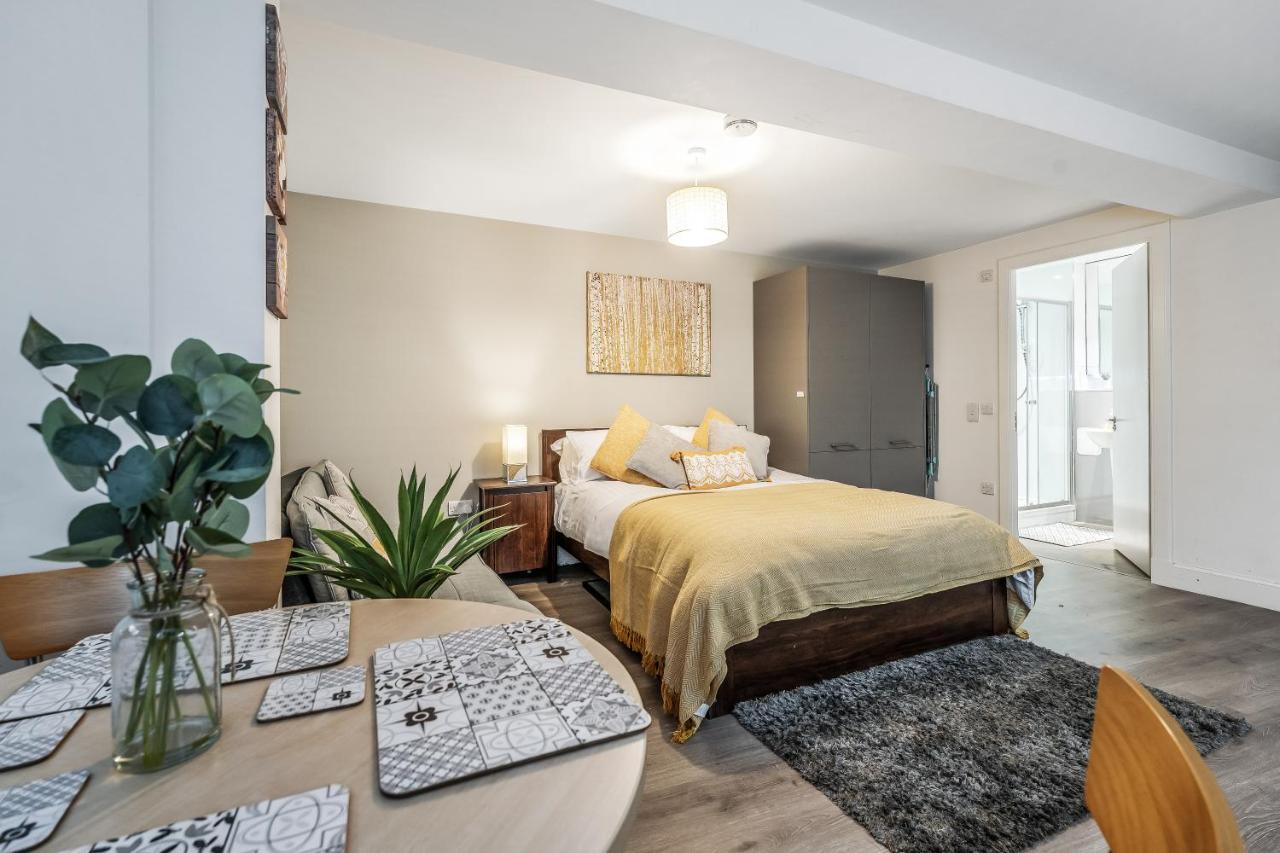 Spacious & Cosy Studio Flat In The Heart Of Edinburgh City Centre מראה חיצוני תמונה